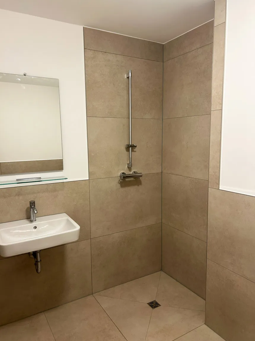 Willkommenshaus_Zimmer-B-Bad